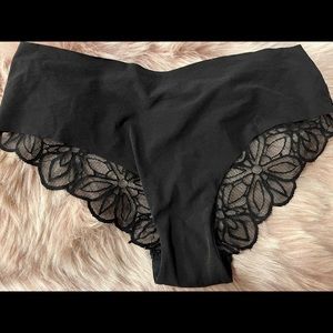 VS Low-Rise Lace Cheeky